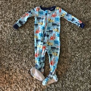Carter’s boys 12mo footie jammy